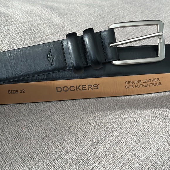 Dockers black leather belt - size 32 - Picture 3 of 8